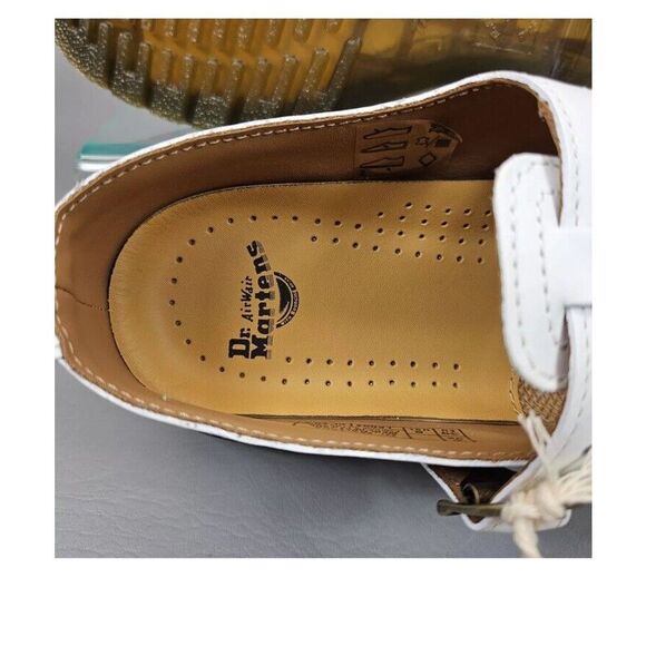 Dr. Martens Sz 8 White Mary Jane Shoes Buckle Doc Martens 8065 Smooth Leather - Picture 2 of 13